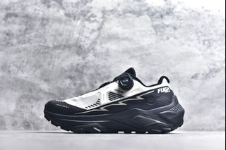 (Category: ) located in . Submitted by Outlet.Sneakers (Listing ID 1455201027, Image 1). Description: .