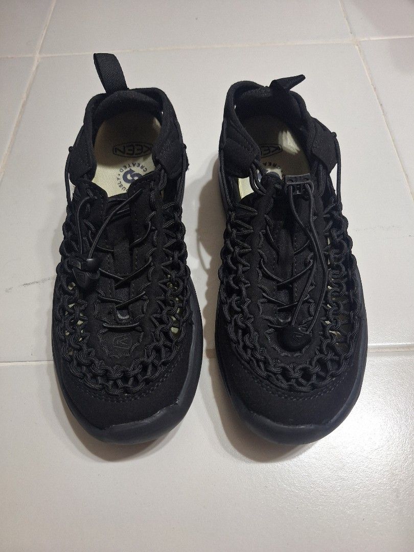 KEEN Black Water Sandals Size 39 (Category: Other Sports Equipment and Supplies) located in Las Pinas. Submitted by second.founds (Listing ID 1455247719, Image 1). Description: - KEEN sandals in black size 39 - Ideal for outdoor adventures and casual wear - Features a secure bungee lacing system - Durable rubber outsole for excellent traction - Comfortable and versatile design -Box not included -price negotiable.