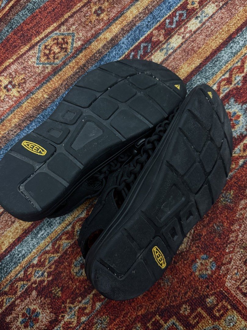 KEEN Uneek Sandals (Category: Sandals) located in Calamba. Submitted by t2ksss (Listing ID 1455280419, Image 2). Description: USED ONCE - KEEN Uneek sandals in black - Ideal for outdoor adventures and casual wear - Features an easy-to-adjust bungee lace system - Durable rubber sole provides excellent grip - A versatile pair of sandals for any occasion.