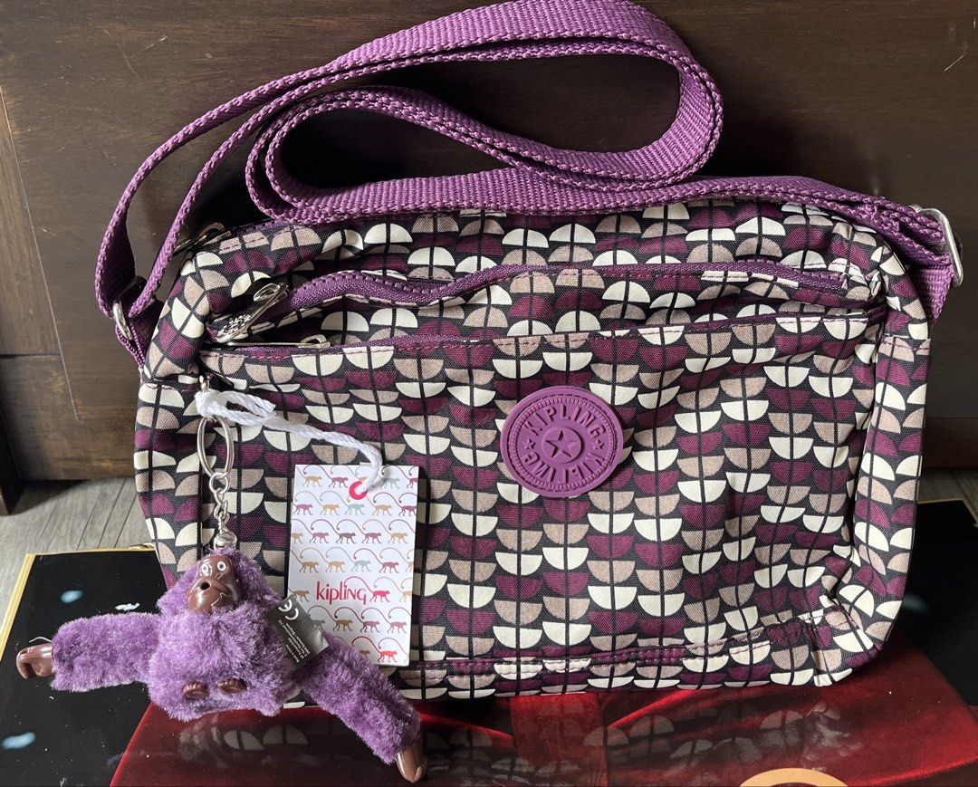 Kipling sling bag (Category: Shoulder Bags) located in Paranaque City. Submitted by amazondrake (Listing ID 1455318435, Image 3). Description: Kipling sling bag Made in Vietnam.