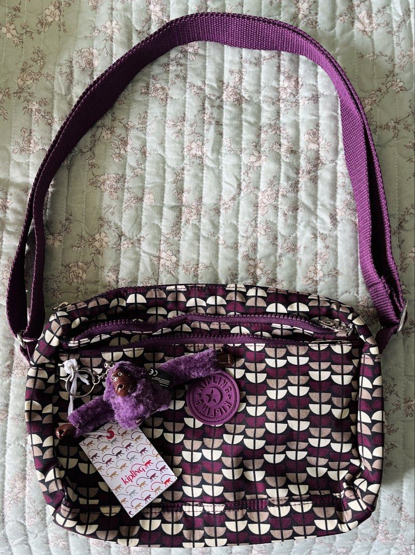 Kipling sling bag (Category: Shoulder Bags) located in Paranaque City. Submitted by amazondrake (Listing ID 1455318435, Image 2). Description: Kipling sling bag Made in Vietnam.