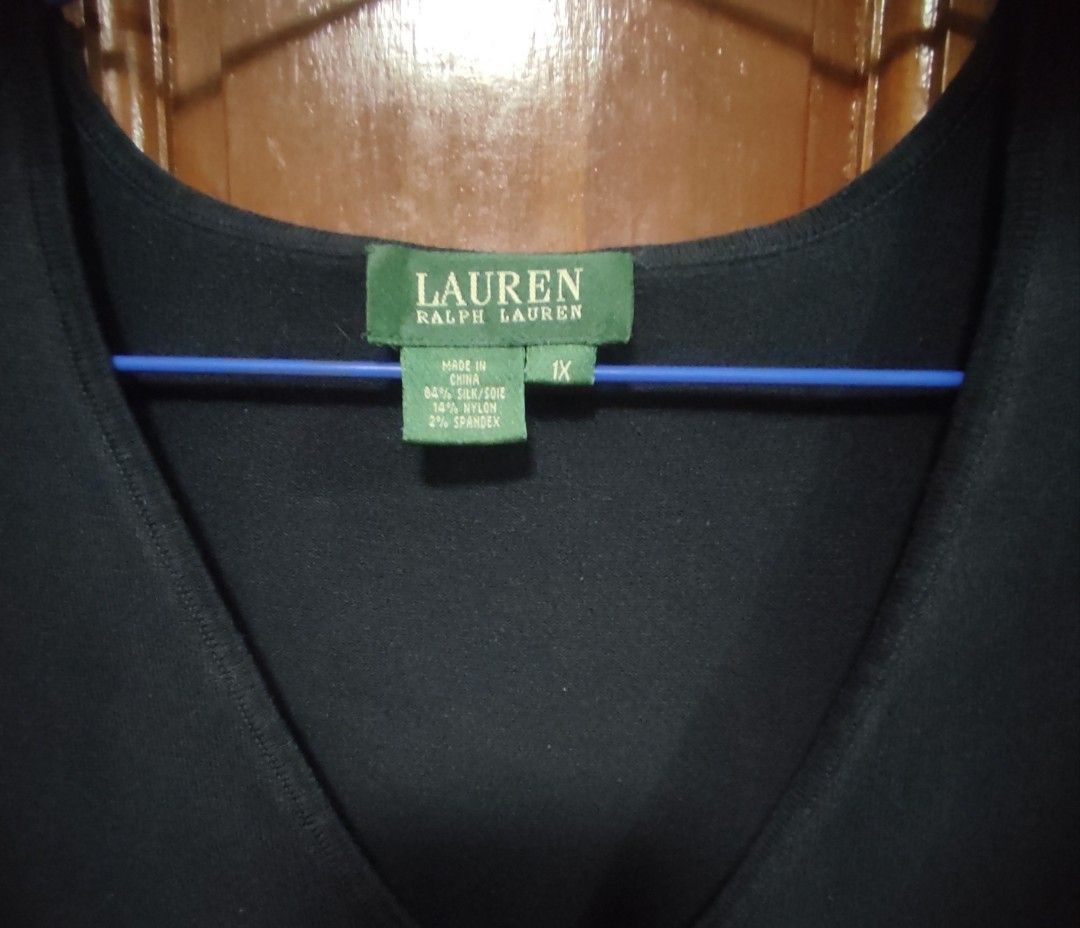 Ralph Lauren Black V-Neck Top 1X (Category: Sleeveless) located in Las Pinas. Submitted by lawki_stuff (Listing ID 1455145274, Image 2). Description: - Brand: Lauren Ralph Lauren - Color: Black - Neckline: V-neck - Material: Silk, Nylon, Spandex blend - Size 1X.