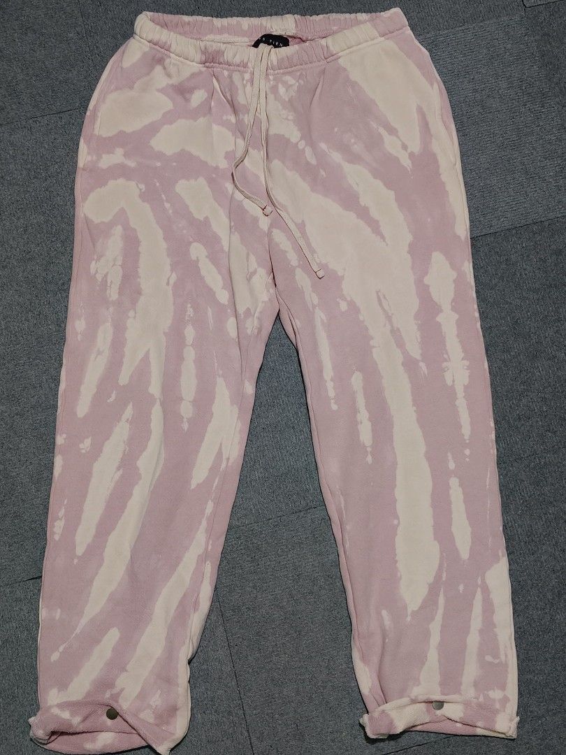 Les Tien Pink Tie-Dye Sweatpants (Category: Other Bottoms) located in La Trinidad. Submitted by beenaged (Listing ID 1455175968, Image 3). Description: - Super comfy Les Tien sweatpants - Pink and white tie-dye pattern - Elastic waistband with drawstring - Cuffed ankles - Made in USA - Ideal for lounging or casual wear Size 28-30 Length 39 Excellent to good as new price 1580 location Baguio City shipping nationwide .