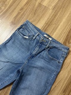 (Category: ) located in . Submitted by clothesrealm (Listing ID 1455237681, Image 1). Description: .