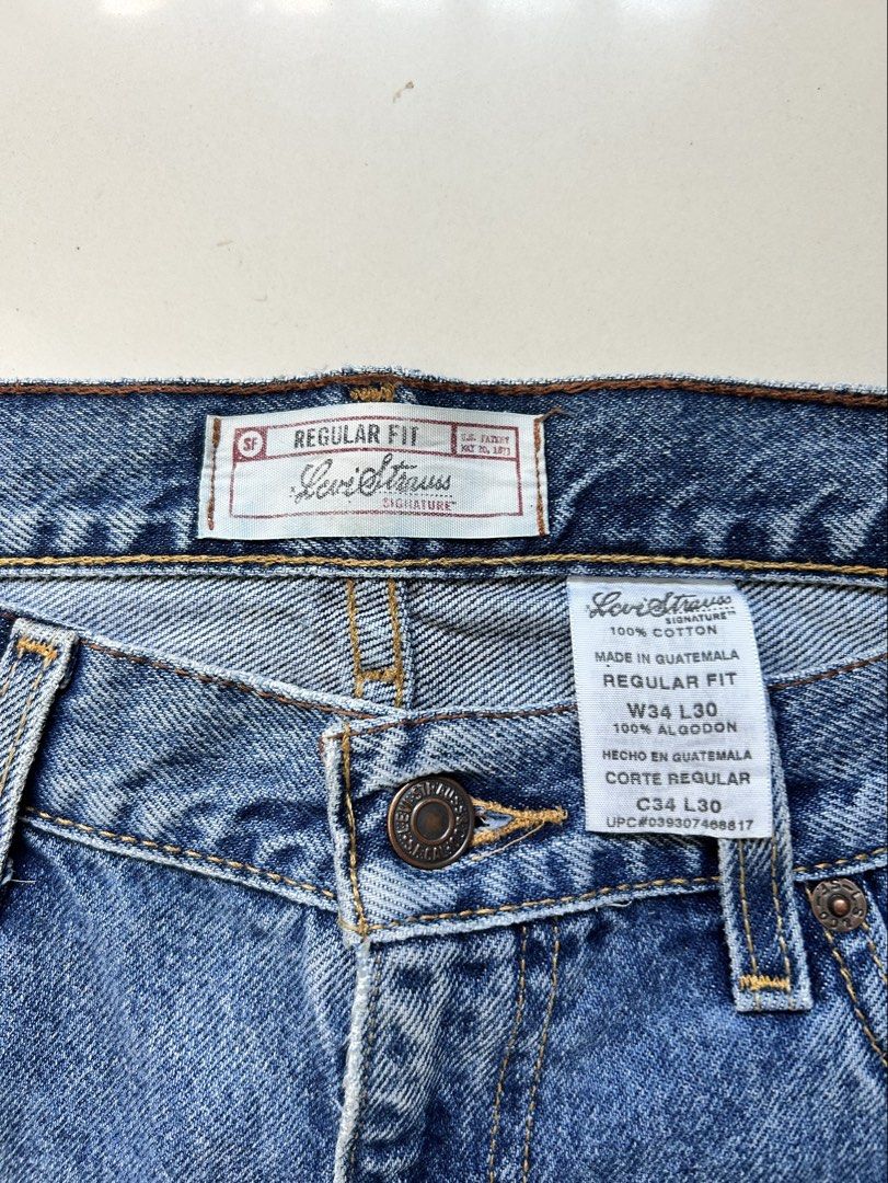 Levis Strauss Signature W34L30 (Category: Jeans) located in Cebu City. Submitted by recypparel (Listing ID 1455268898, Image 1). Description: Excellent crispy condition W34 L30 Opening-9.5 Regular Fit ₱699 obo 📍Cebu City.