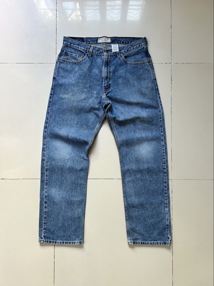 Levis Strauss Signature W34L30 (Category: Jeans) located in Cebu City. Submitted by recypparel (Listing ID 1455268898, Image 2). Description: Excellent crispy condition W34 L30 Opening-9.5 Regular Fit ₱699 obo 📍Cebu City.