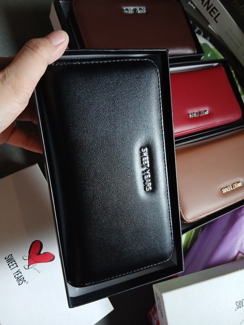 Long Italian brand wallet (Category: Wallets & Card holders) located in Macabebe. Submitted by collectionspurses (Listing ID 1455317295, Image 3). Description: brand new, so classy look. limited only. last 4 pcs. imported. wala ganto sa ph mga mii.