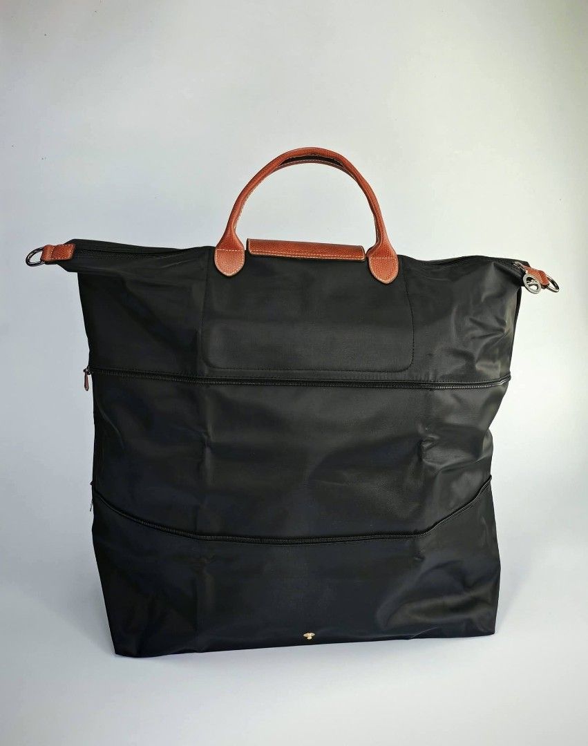 LONGCHAMP classic le pliage expandable travel bag (Category: Tote Bags) located in Quezon City. Submitted by brittneytan (Listing ID 1455225627, Image 3). Description: .