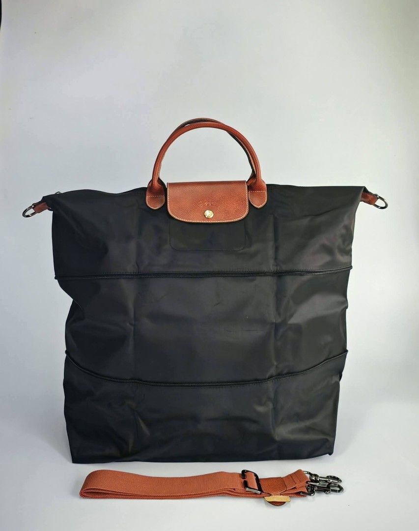 LONGCHAMP classic le pliage expandable travel bag (Category: Tote Bags) located in Quezon City. Submitted by brittneytan (Listing ID 1455225627, Image 2). Description: .