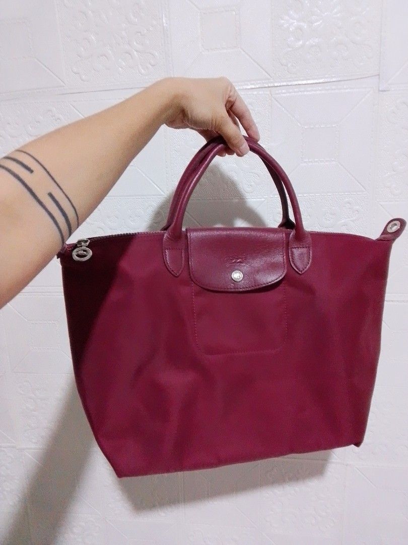 Longchamp type M (missing sling) (Category: Luxury Bags & Wallets) located in Mandaluyong City. Submitted by needs99 (Listing ID 1455195898, Image 3). Description: ang issue lang sa loob need lang linisan.