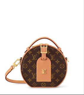 (Category: ) located in . Submitted by lys.luxury (Listing ID 1455289591, Image 1). Description: .