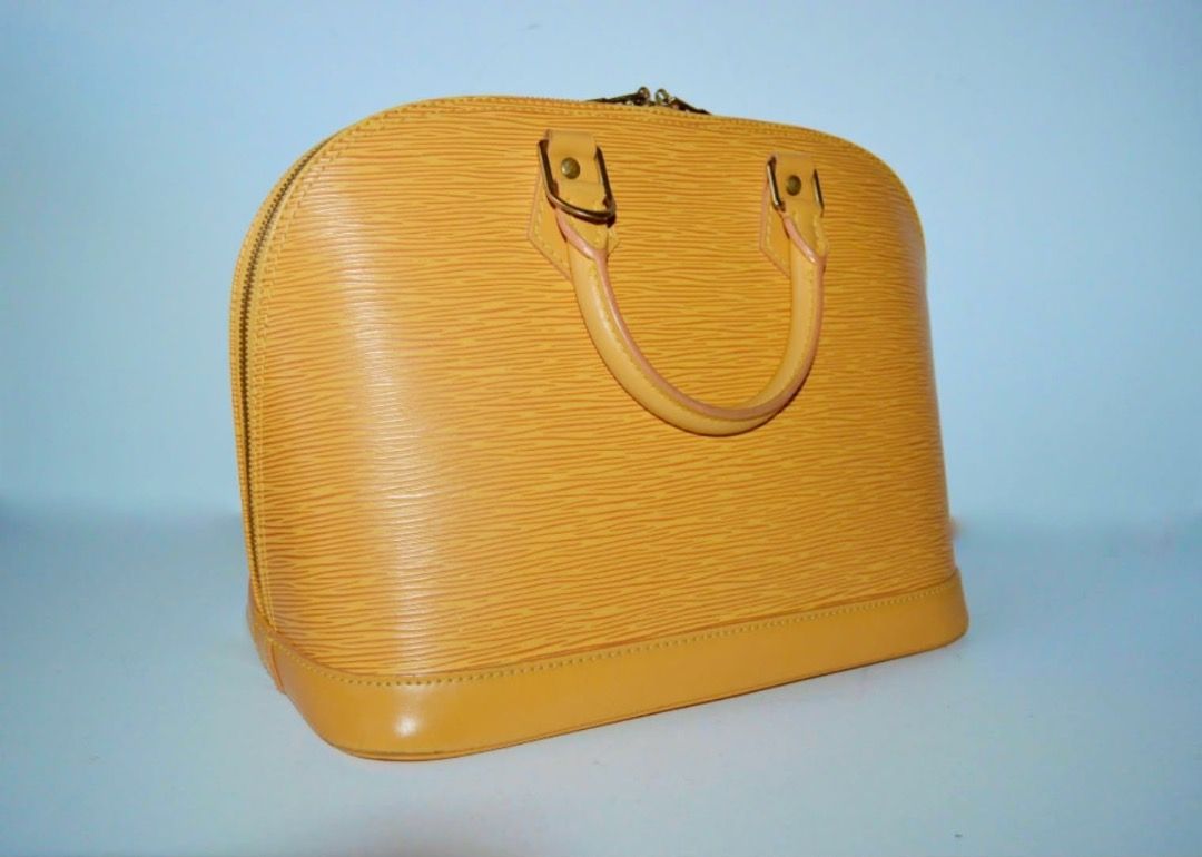 LOUIS VUITTON ALMA EPI (Category: Luxury Bags & Wallets) located in Cagayan de Oro. Submitted by moiobsession (Listing ID 1455257039, Image 3). Description: .