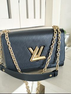 (Category: ) located in . Submitted by luxury2me (Listing ID 1455187481, Image 1). Description: .