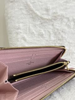 (Category: ) located in . Submitted by closet24 (Listing ID 1455247908, Image 1). Description: .