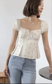 (Category: ) located in . Submitted by clearmywardrobess (Listing ID 1455145199, Image 1). Description: .