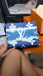 (Category: ) located in . Submitted by luxurysellandbuy (Listing ID 1455275752, Image 1). Description: .