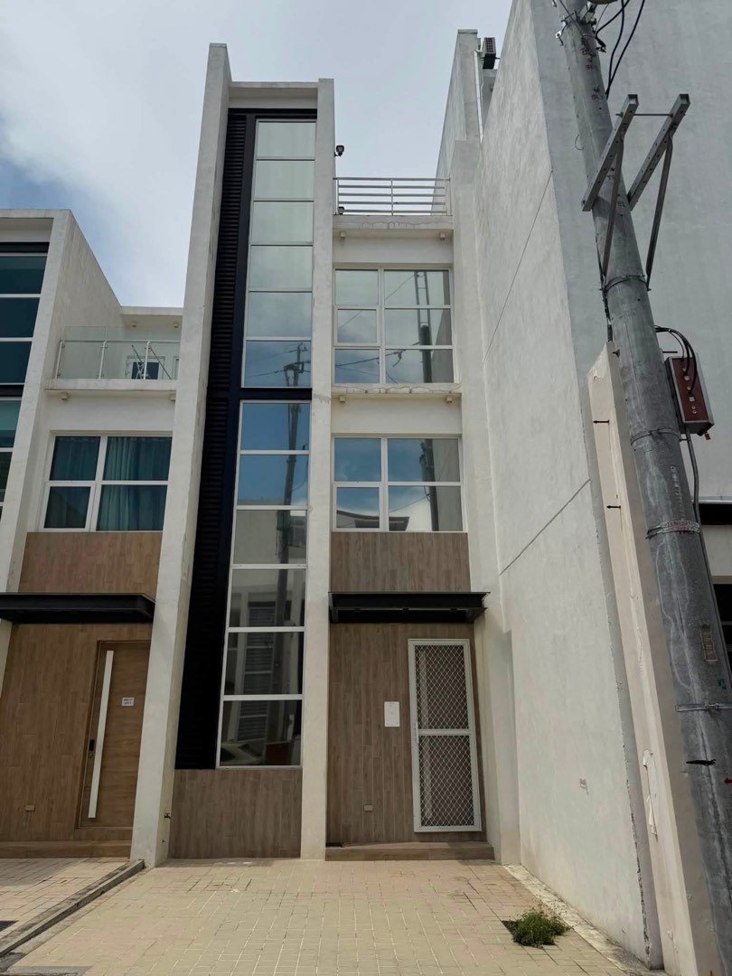 (Category: ) located in . Submitted by monique.theleadrealty (Listing ID 1455210939, Image 1). Description: .