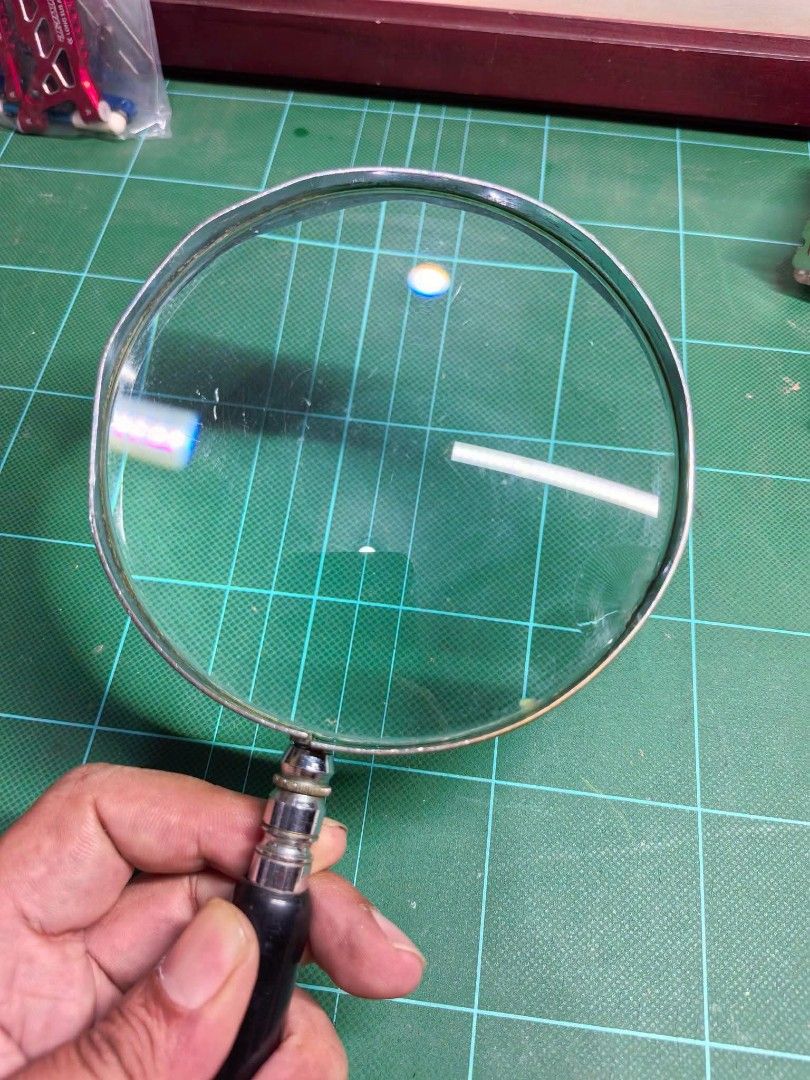 Magnifying Glass - Big Size (Category: Mirrors) located in Cebu City. Submitted by dudes_villanueva (Listing ID 1455242448, Image 2). Description: Magnifying Glass - Big Size 📌 Has Glass Chip and Metal Frame Dent but still perfectly functional. Diameter : 4.5 in.
