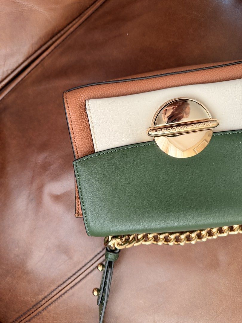 Marc Jacobs Colorblock Leather Shoulder Bag (Category: Luxury Bags & Wallets) located in Taguig. Submitted by sourcedbym (Listing ID 1455253130, Image 3). Description: - Authentic Marc Jacobs shoulder bag Comes with cards! No more dustbag.