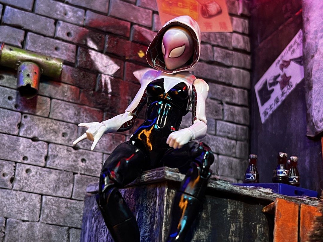 Marvel Legends Spider-Gwen Action Figure (Category: Figurines & Statues) located in Quezon City. Submitted by thethursdayproject (Listing ID 1455202248, Image 3). Description: - Marvel Legends Spider-Gwen action figure - Includes alternate head and accessories - All parts shown are included -no box.