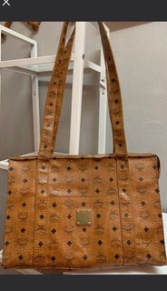 (Category: ) located in . Submitted by bbuyandsellpreloved (Listing ID 1455125798, Image 1). Description: .
