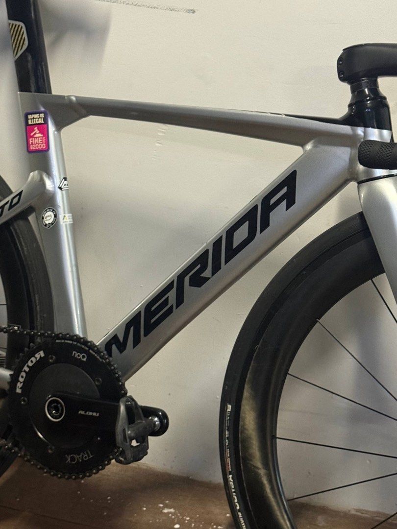 Merida Reacto Track frame (Category: Bicycles) located in Singapore. Submitted by tkltangopapa (Listing ID 1455205728, Image 2). Description: - Merida Reacto track frame - Silver frame with black accents - one of a kind one in sg - hard to come by - Ready to ride - Suitable for track or stylish commuting.