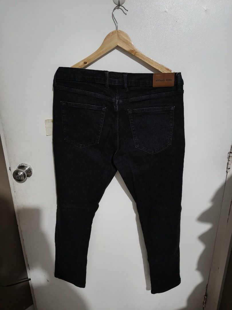 Michael kors pants (Category: Jeans) located in Manila. Submitted by jeth20 (Listing ID 1455231234, Image 2). Description: michael kors pants unisex color rate 9.8/10 as new condition size: 34 to 35 waistline by 37 1/2 padala galing us.