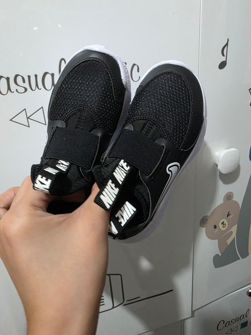 Nike flex runner 3 for toddler - size 9c (Category: Babies & Kids Fashion) located in Las Pinas. Submitted by xtelfabs06 (Listing ID 1455294468, Image 2). Description: this is bnew po, sinukat lang. got it sa US.