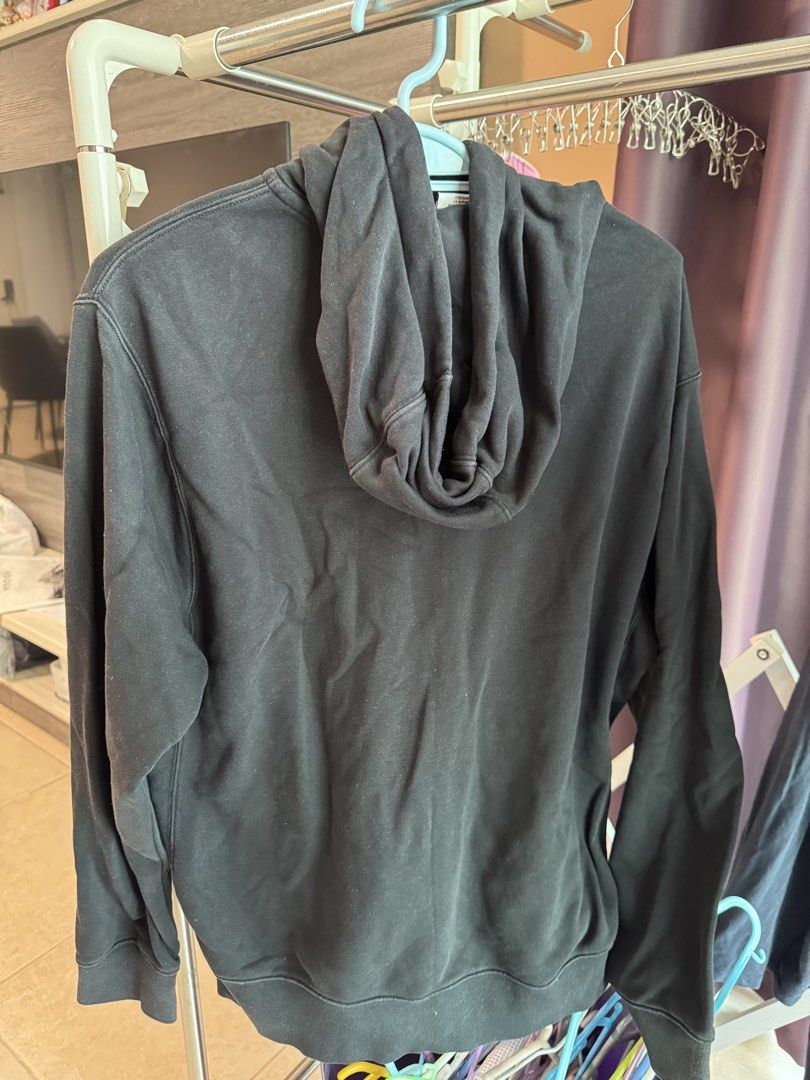 Nike Zip up (Category: Coats, Jackets and Outerwear) located in Singapore. Submitted by ilovechageee (Listing ID 1455152115, Image 2). Description: rarely worn .