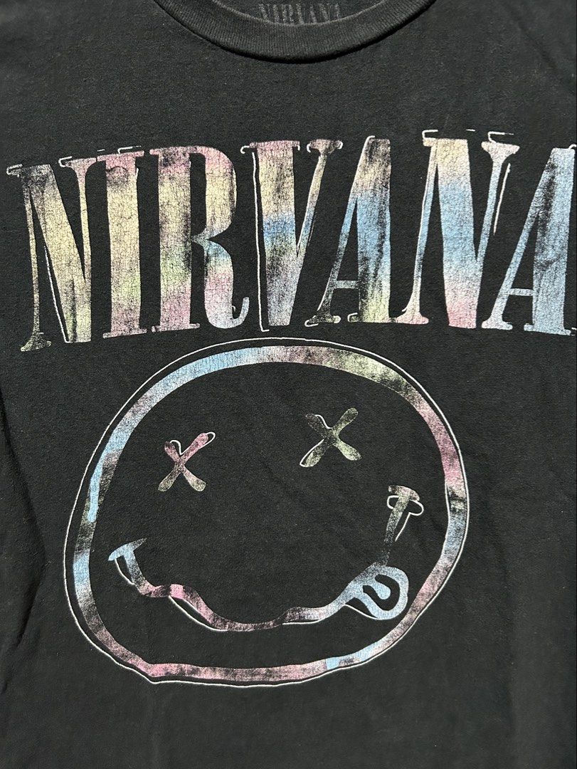 Nirvana Black Graphic T-Shirt Smiley Face Logo Size Small (Category: Tshirts & Polo Shirts ) located in Maasin. Submitted by throwingreverse (Listing ID 1455194244, Image 2). Description: Size: Small Dimes: L 25.5 W 17 Issue: None Color rate: 8.5/10 MOP: GCash Location: SOUTHERN LEYTE.