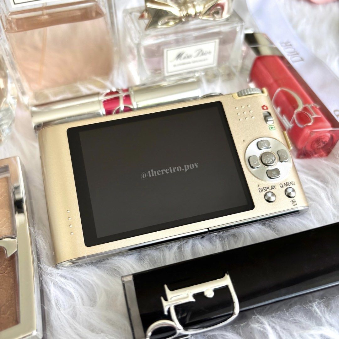 PANASONIC LUMIX DMC-FX66 Digital Camera / Digicam (Category: Cameras) located in Manila. Submitted by theretro.pov_ (Listing ID 1455300914, Image 2). Description: ⋆ ˚｡⋆ ♡ 𝐏𝐀𝐍𝐀𝐒𝐎𝐍𝐈𝐂 𝐋𝐔𝐌𝐈𝐗 𝐃𝐌𝐂-𝐅𝐗𝟔𝟔 ♡ ⋆ ˚｡⋆ — BOXED UNIT. LIKE NEW ᢉ𐭩❀ೃ 🏷️ ₱7,650 🎌Japan sourced 🇯🇵 ⋆ ˚｡⋆ Sensor: 14.1 Megapixel CCD sensor. ⋆ ˚｡⋆ LCD Monitor: 2.7-inch LCD screen. ⋆ ˚｡⋆ ISO Sensitivity: ISO 80 to 1600 (up to 6400 in High Sensitivity mode) INCLUSI