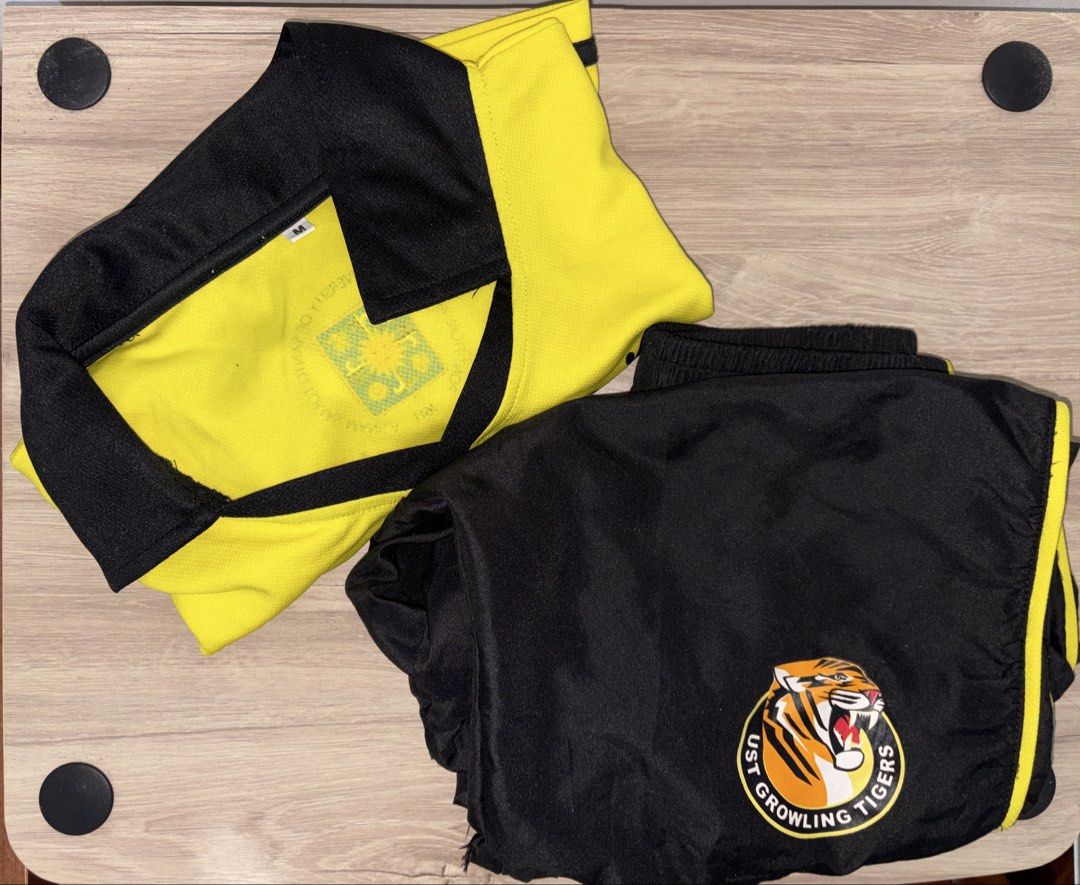 PATHFIT 1 Uniform | UST (Category: Sets or Coordinates) located in Quezon City. Submitted by sofxhia100 (Listing ID 1455319208, Image 1). Description: 🔔 PATHFIT 1 UNIFORM Original price: ₱1,050 All Medium (M), lady-owned, and kept clean/hygienic. Bought from UST portal. Payment: Cash / GCash Delivery: Lalamove / UST meetup.