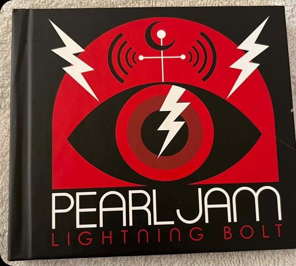 Pearl Jam - Lightning Bolt (Category: CDs & DVDs) located in Cebu City. Submitted by g_roshamboo (Listing ID 1455189880, Image 2). Description: cd.