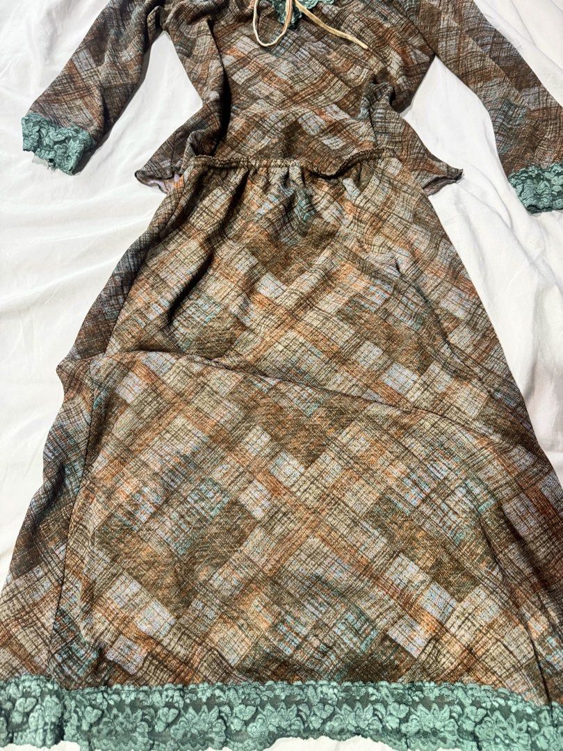 Plaid Long Sleeve and Skirt Set (Category: Dresses) located in Quezon City. Submitted by chrollo7 (Listing ID 1455200893, Image 3). Description: - barely used - can fit xs-small.