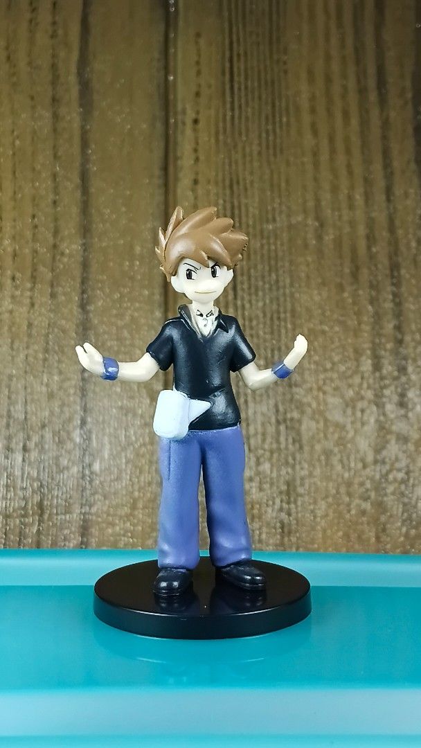 Pokemon Gary Oak Figure with Swellow Figure (Category: Figurines & Statues) located in Meycauayan. Submitted by golly_gee (Listing ID 1455299843, Image 3). Description: Pokemon • Gary Oak Figure (no brand) • w/ Swellow figure (pokemon world scale) pay: Gcash ship: JNT.