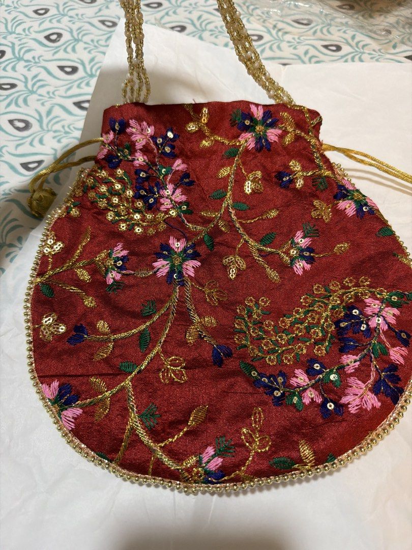 Pouch (Category: Purses & Pouches) located in Singapore. Submitted by nehaagg (Listing ID 1455298024, Image 3). Description: Brand new embroidered potli bag.