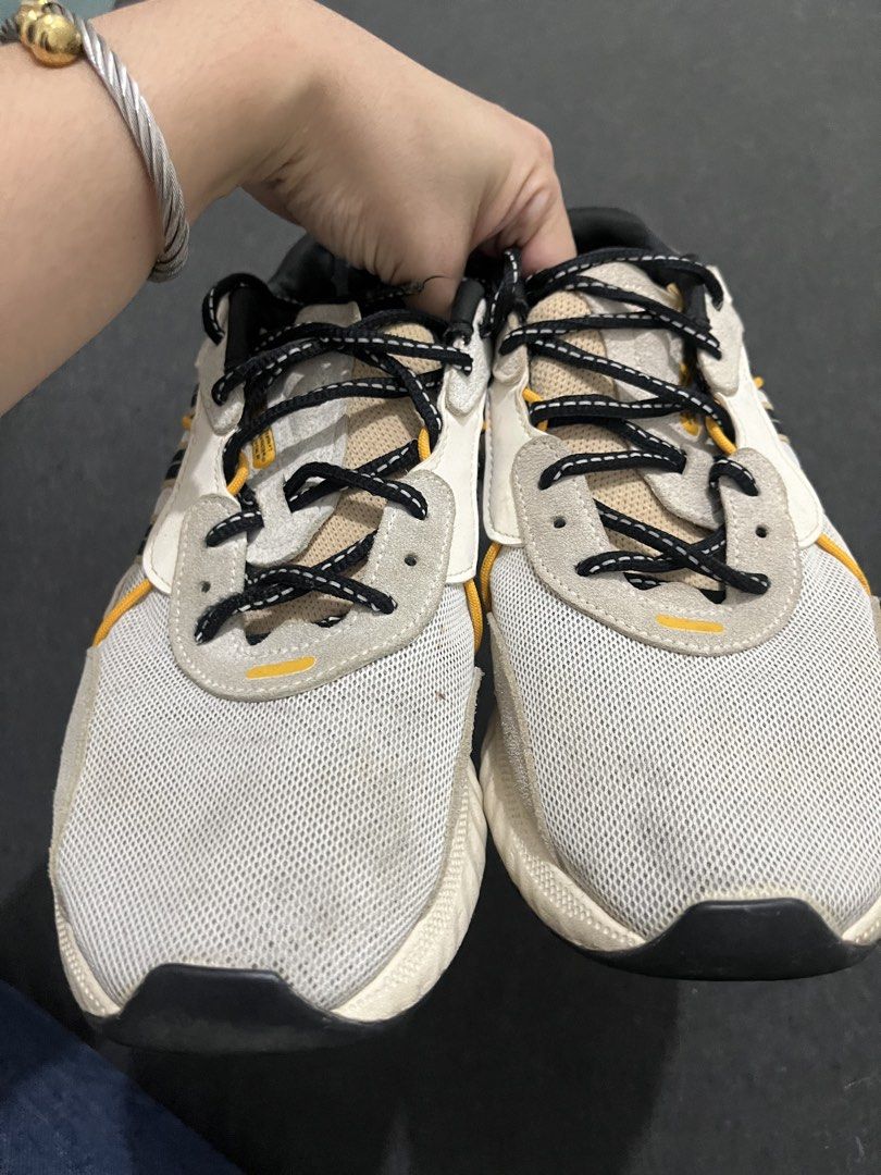 Preloved Adidas Rubber shoes for men (Category: Sneakers) located in Cavite. Submitted by condolady17 (Listing ID 1455164108, Image 2). Description: FOR SALE: Adidas rubber shoes -100% original Adidas -preloved 8.5/10 condition (needs cleaning) -US size 8 for men -shoes only no box Price: Php 650 only.