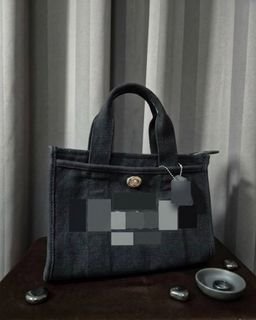 (Category: ) located in . Submitted by relove_closet8 (Listing ID 1455290627, Image 1). Description: .