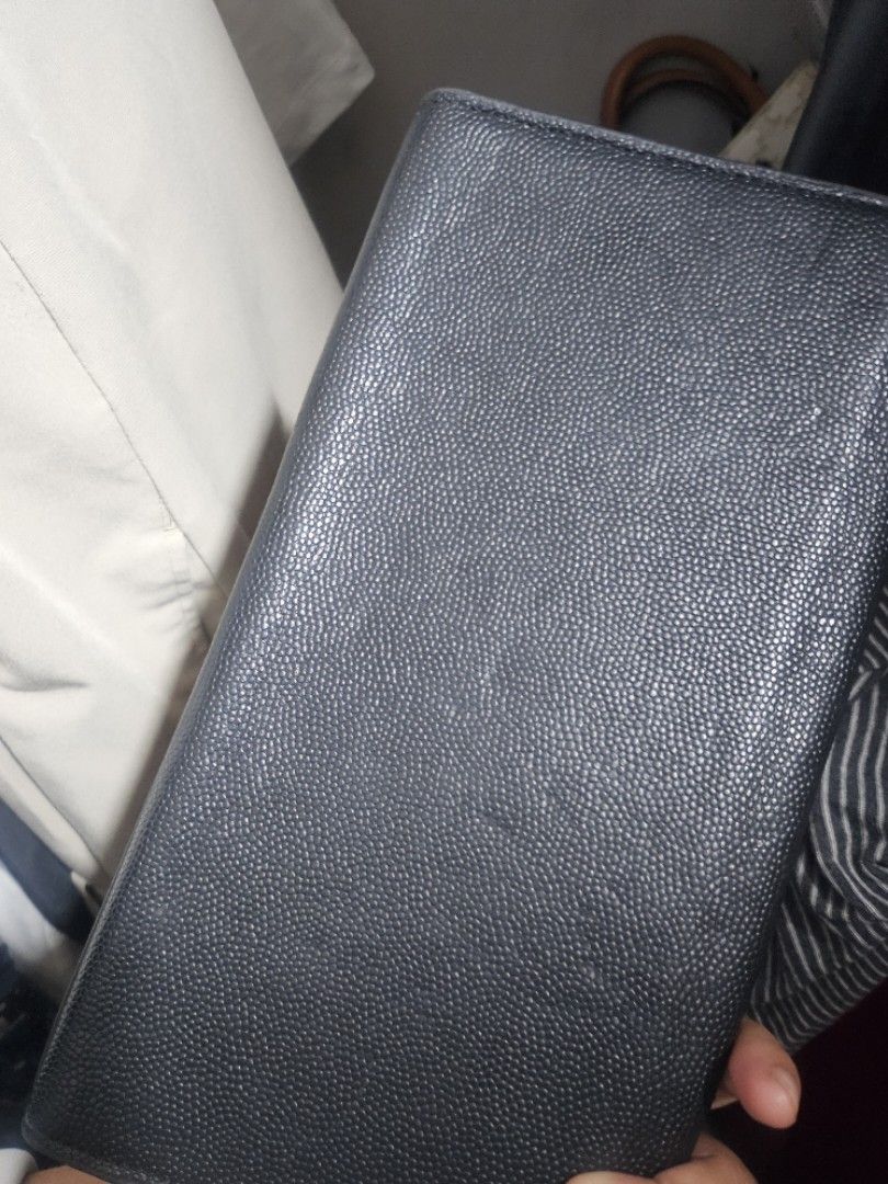Preloved YSL clutch (Category: Luxury Bags & Wallets) located in Tacloban City. Submitted by re_store23 (Listing ID 1455205278, Image 2). Description: •Please manage your Expectations this is prelove and not brandnew! •Uk@y source po ito but selected kaya maayos pa po. •Clutch bag lang walang sling or lagayan ng sling. •Medyo mahaba po •Coded •What you see is what you get..