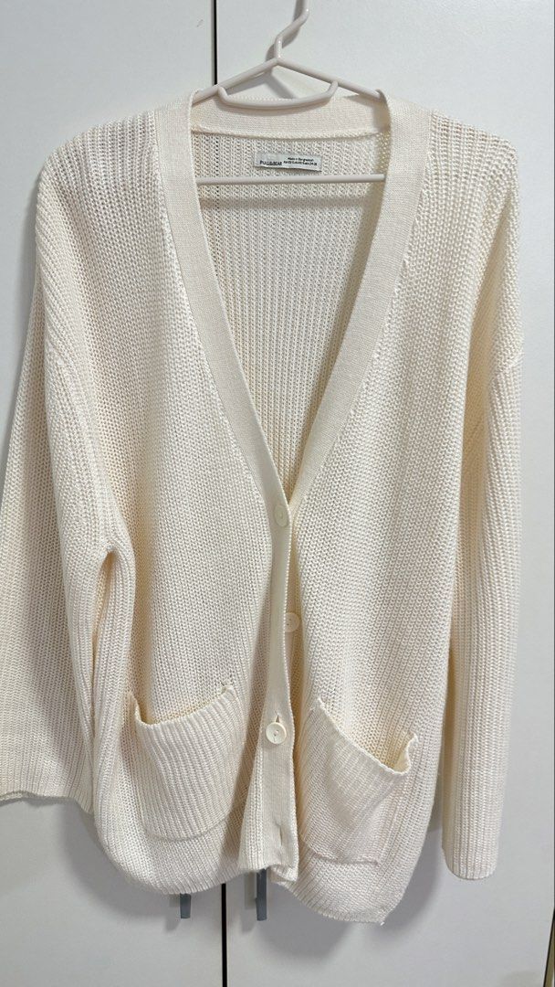 Pull&Bear Cardigans (Category: Coats, Jackets and Outerwear) located in Singapore. Submitted by wanjing22 (Listing ID 1455251123, Image 1). Description: Lightly Used!.