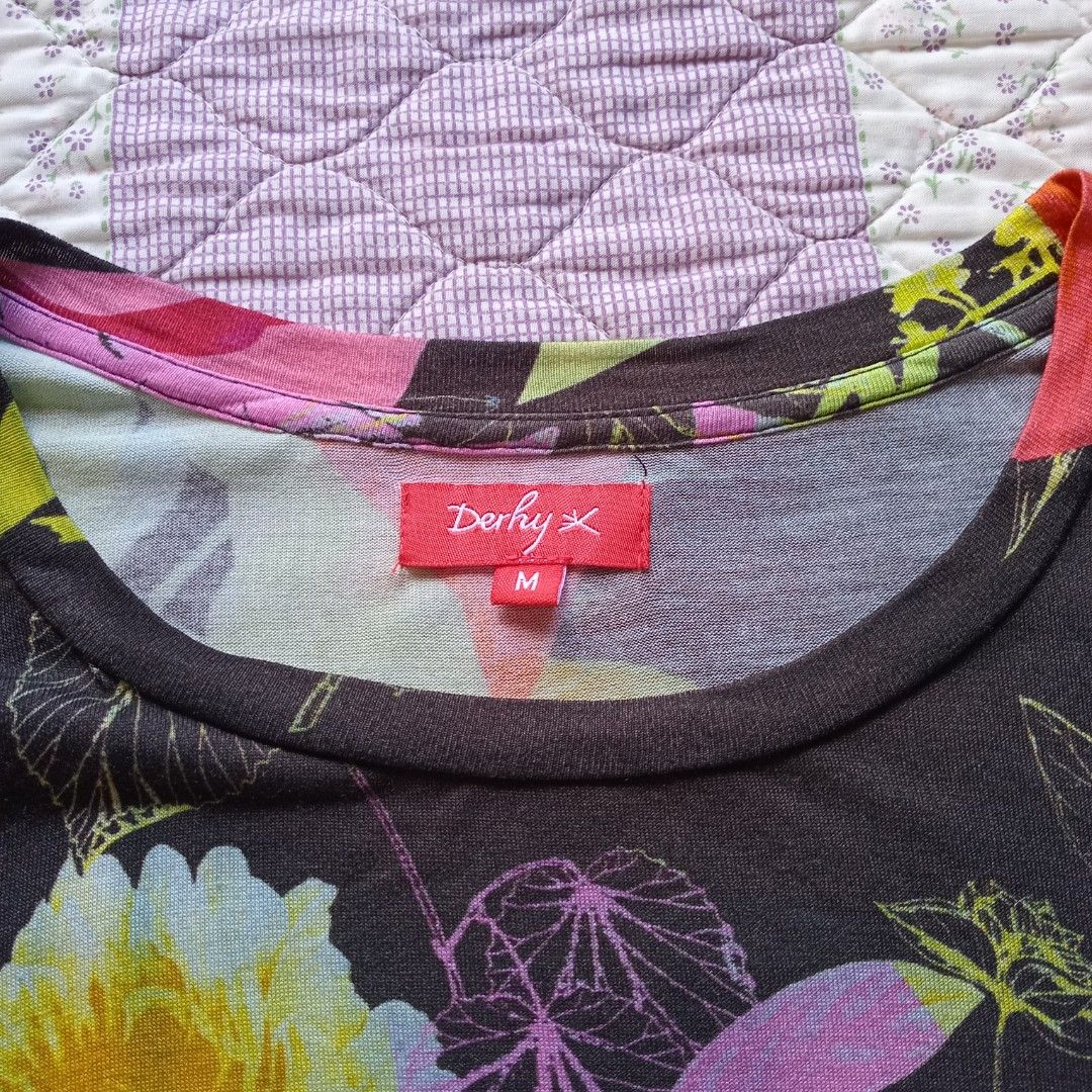RENÉ DERHY bundle tops (Category: Blouses) located in Legazpi City. Submitted by lovelacepicks (Listing ID 1455233150, Image 2). Description: - sizes: s-l [1] multicolored floral print top [2] black lightweight cardigan (cut tag) - no flaws.