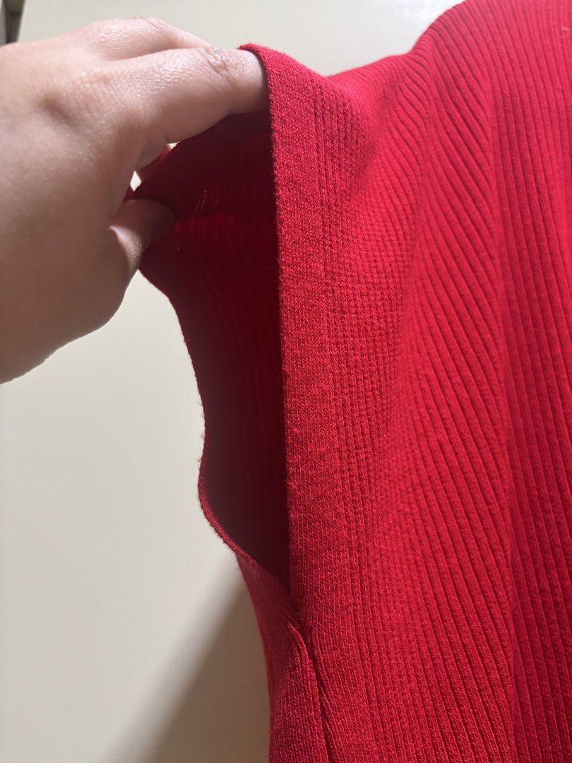 Res Knitted Turtle Top (Category: Blouses) located in Manila. Submitted by jrlua (Listing ID 1455187252, Image 2). Description: .
