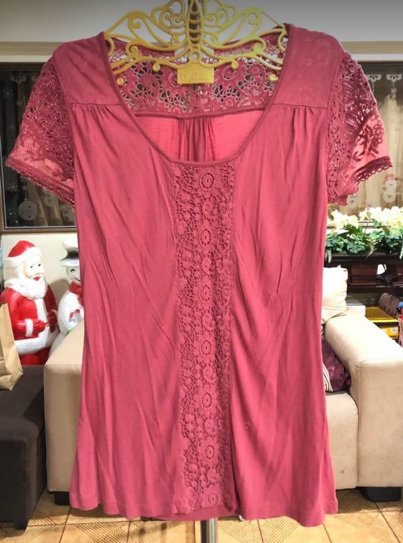 RJR John Rocha Top Pink (Category: Others Tops) located in Mandaluyong City. Submitted by peanutsola (Listing ID 1455203175, Image 1). Description: Bust - 43cm Clothing Length - 71cm Sleeve Length - 19cm Shoulder Width - 39cm Collar - 24cm.