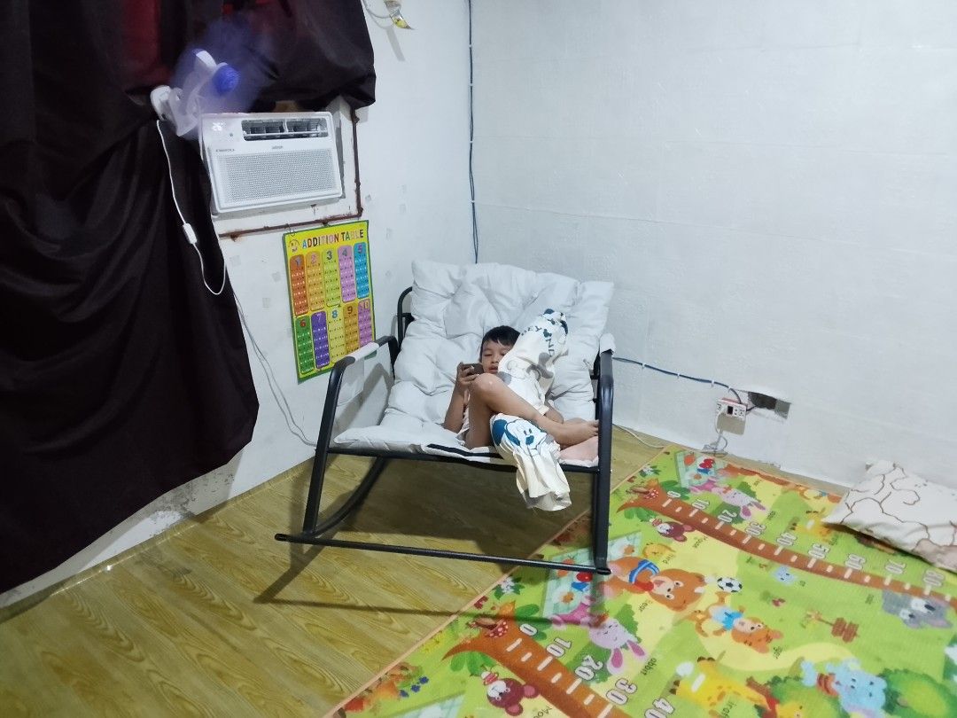 Rocking chair (Category: Chairs) located in Mandaluyong City. Submitted by needs99 (Listing ID 1455196692, Image 2). Description: Na open lang tapos inassemble kaya lang ayaw ng anak ko nahihilo Malaki sya ( need lalamove na L300 siguro) Imus cavite loc.