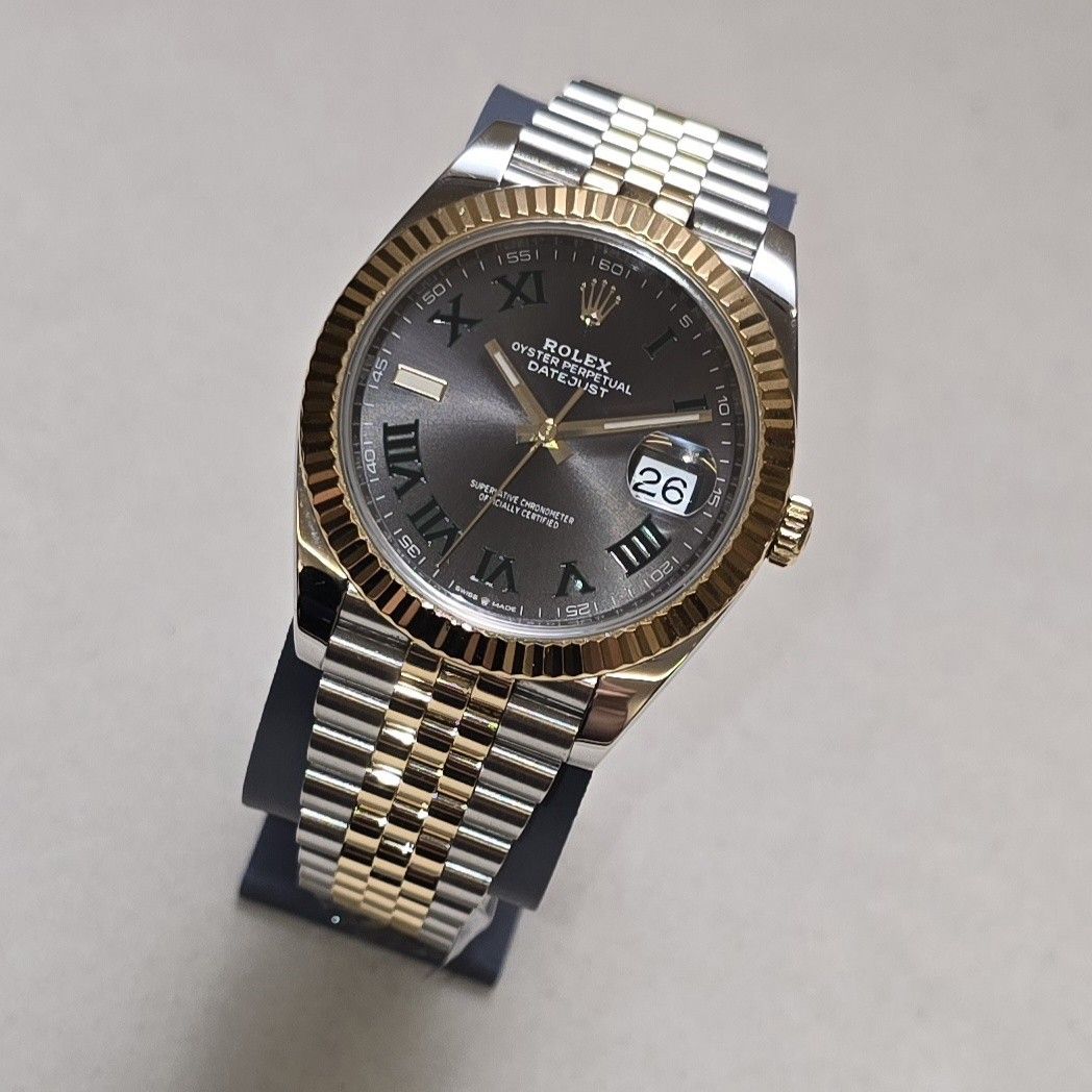 Rolex Datejust Wimbledon Two-Tone Watch (Category: Luxury Watches) located in Manila. Submitted by rhyswatchphil (Listing ID 1455225324, Image 2). Description: Rolex Datejust Wimbledon Two Tone 41mm Year 2019 Fluted Bezel and Jubilee Bracelet Condition 9.8/10 Full Set 1.1M.