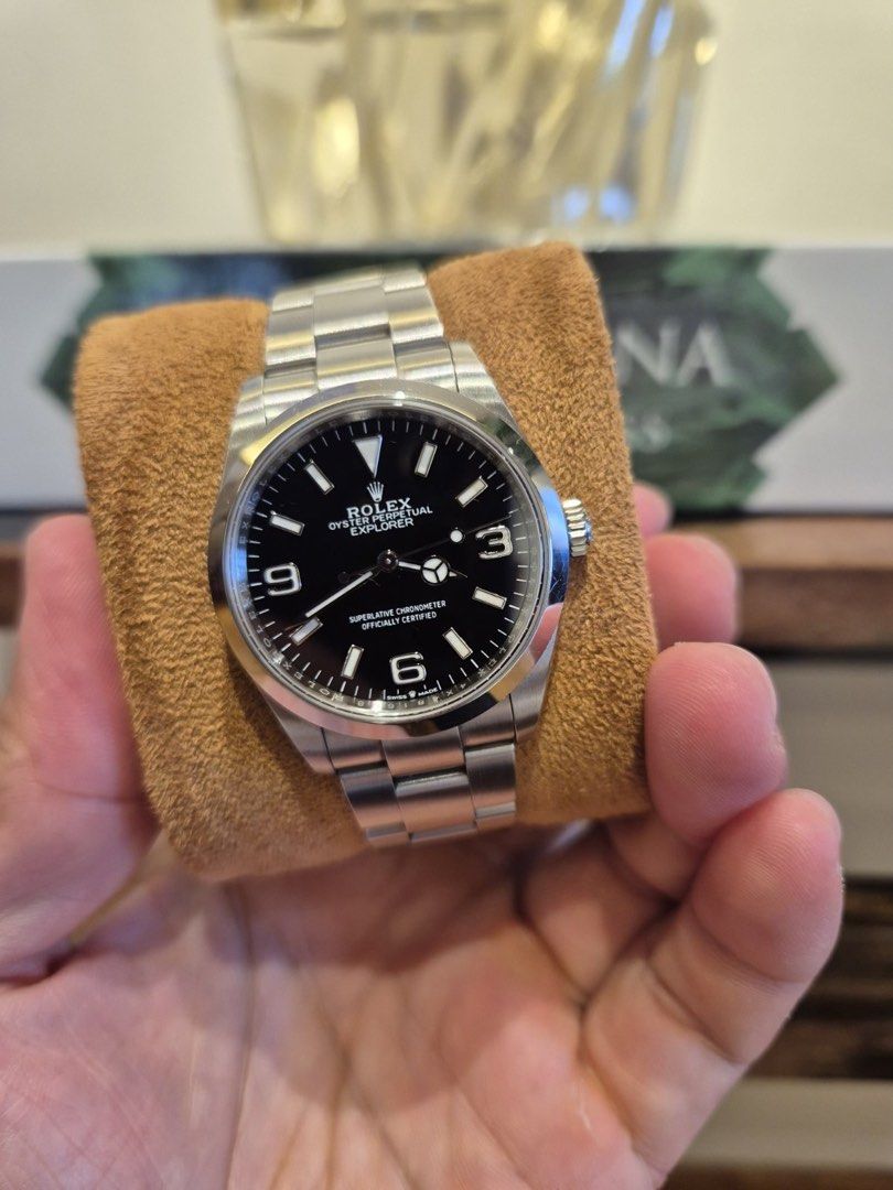 Rolex Explorer 124270 (Category: Luxury Watches) located in Manila. Submitted by anamariamarie (Listing ID 1455239386, Image 2). Description: For Sale Rolex Explorer 1 124270 36mm 2023 foreign AD 9.5/10 very good condition Under international rolex warranty Box and papers 478k Many thanks.