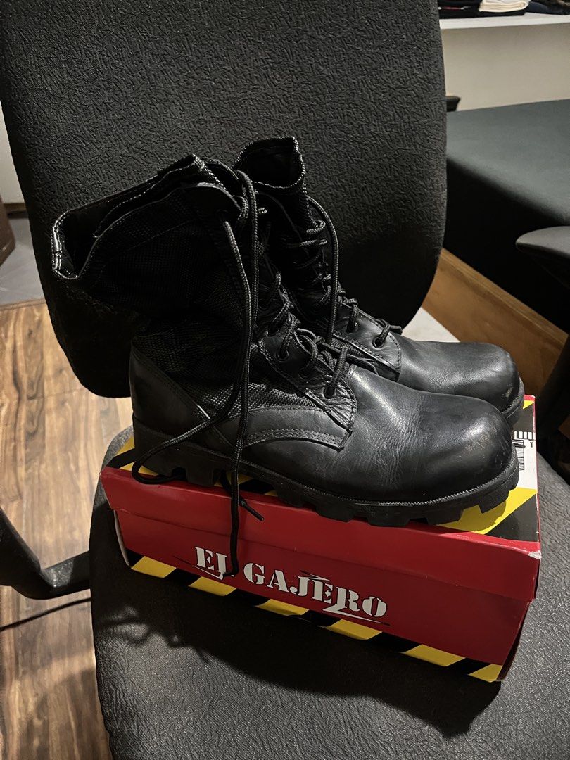 ROTC Combat Boots (Category: Boots) located in Manila. Submitted by wakskiski_declutter (Listing ID 1455253155, Image 1). Description: Used for ROTC (Standard for DLSU) Unshined, free boots polish provided Size EU 43/UK9/US 10 Minor scuffs on the toe area No other issues J&T, Lalamove, or can meet up Vito Cruz/Katipunan area.