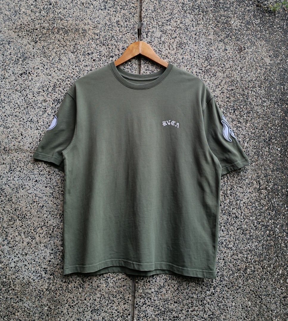 RVCA SPELL OUT TEE (Category: Activewear) located in Davao. Submitted by st333tcartel (Listing ID 1455179199, Image 1). Description: Small Length 26 Width 22.
