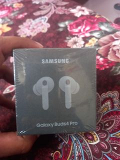 （分類：）位於 。 由 airpodseller67 提交（商品編號 1455148749，圖片 1）。簡介： 。