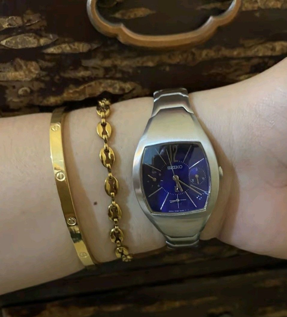 Seiko Vintage Lukia - Blue Dial (Category: Women's Watches) located in Taguig. Submitted by mystuff4youph (Listing ID 1455182985, Image 1). Description: Original Vintage Seiko Lukia - Beautiful blue dial - Unique, modern case design - Versatile for everyday or special occasions - Silver-toned bracelet - preowned No box, watch only Very good condition No issue!! Perfectly working Free shipping.